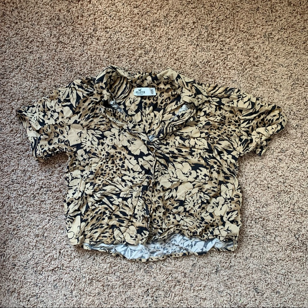hollister cropped button down